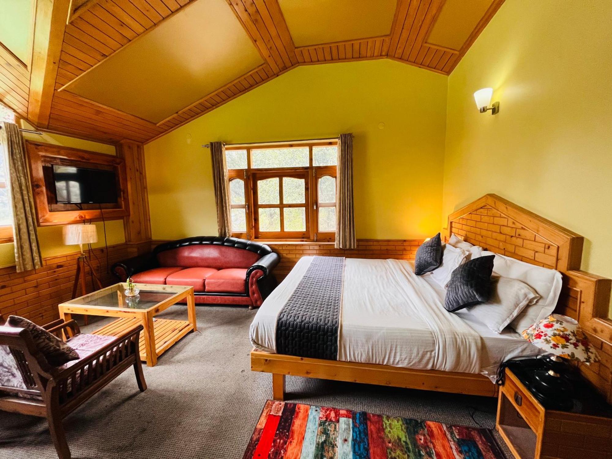 Hotel Hollywood Manali - Scenic River & Mountain View With Premium Rooms Kültér fotó