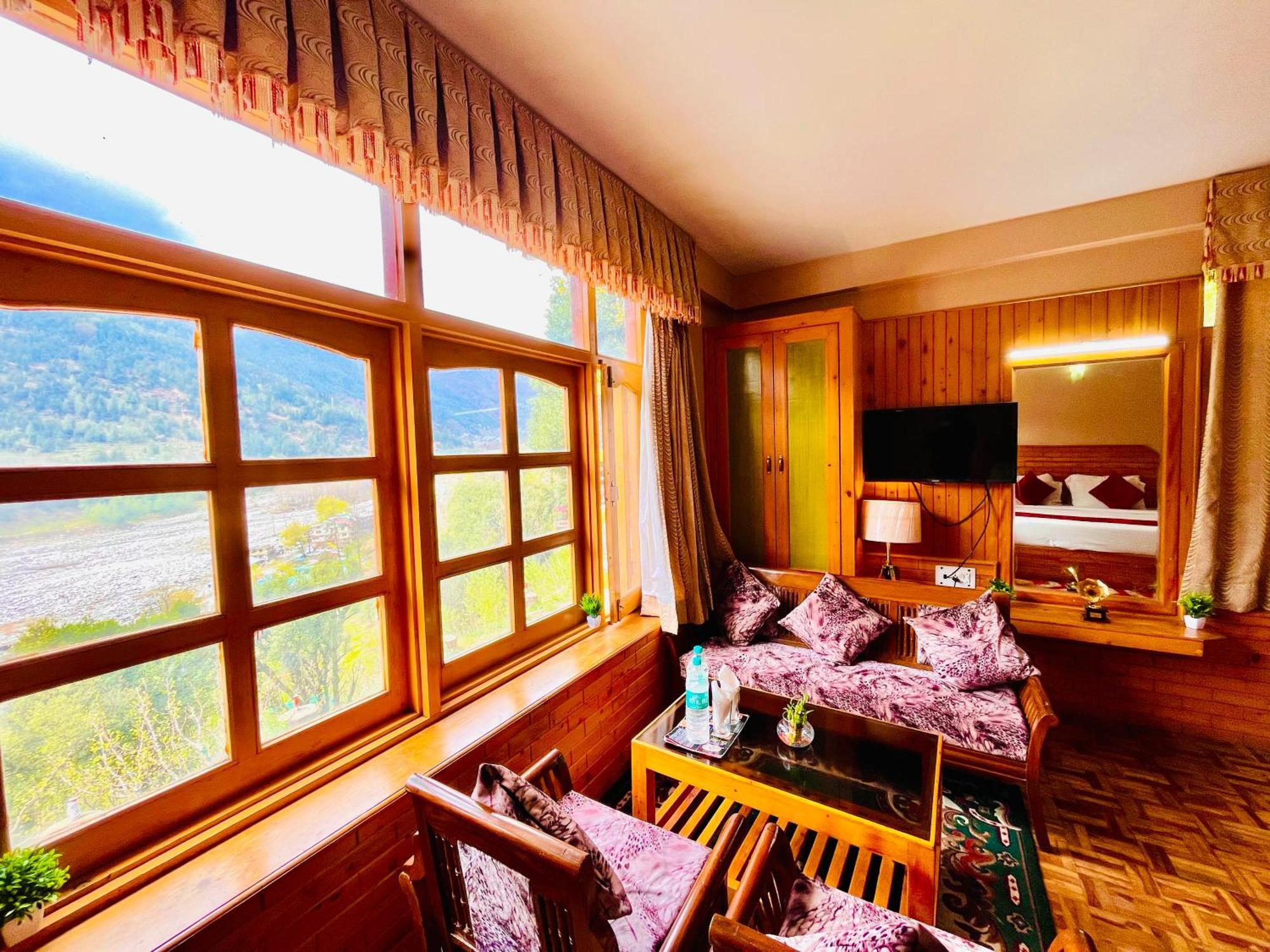 Hotel Hollywood Manali - Scenic River & Mountain View With Premium Rooms Kültér fotó