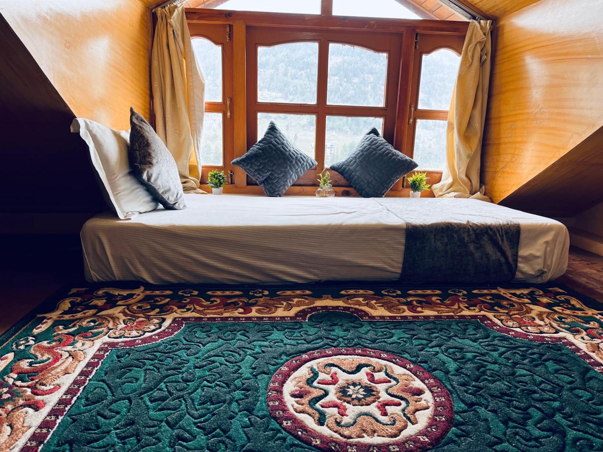 Hotel Hollywood Manali - Scenic River & Mountain View With Premium Rooms Kültér fotó