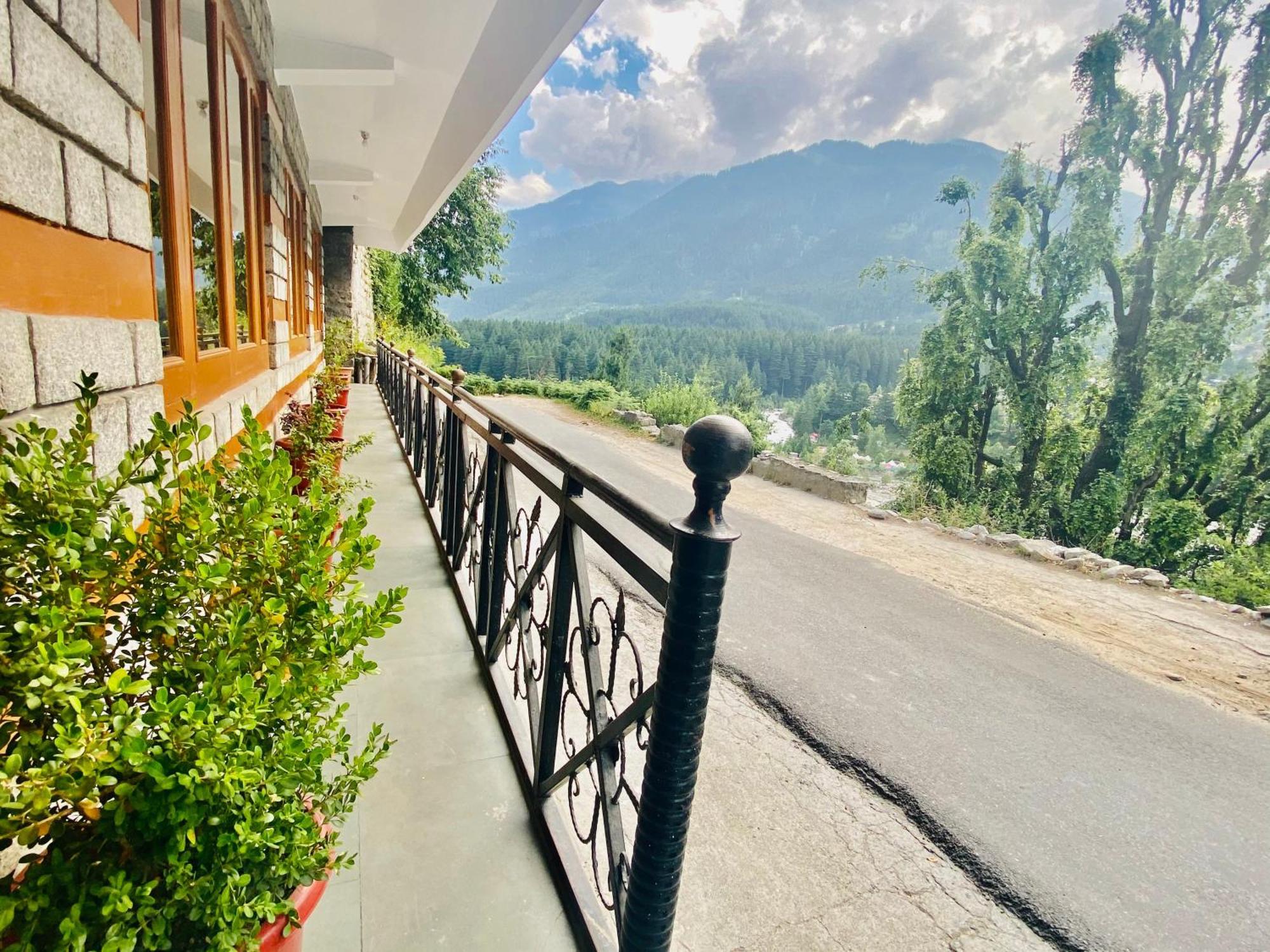 Hotel Hollywood Manali - Scenic River & Mountain View With Premium Rooms Kültér fotó