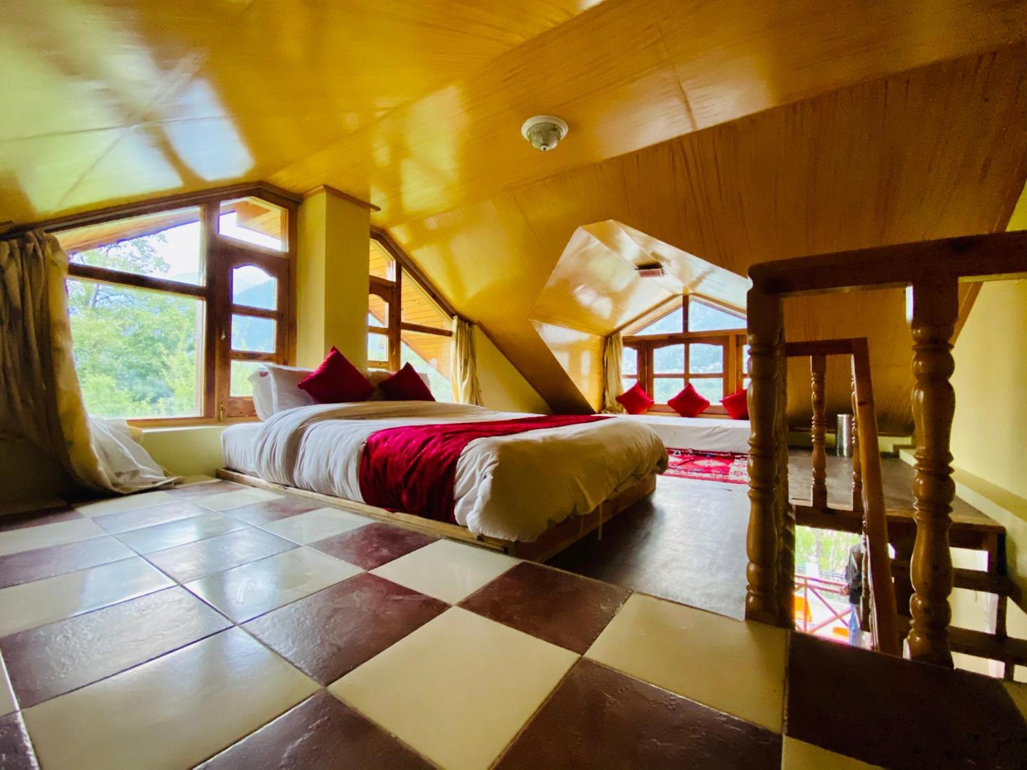 Hotel Hollywood Manali - Scenic River & Mountain View With Premium Rooms Kültér fotó